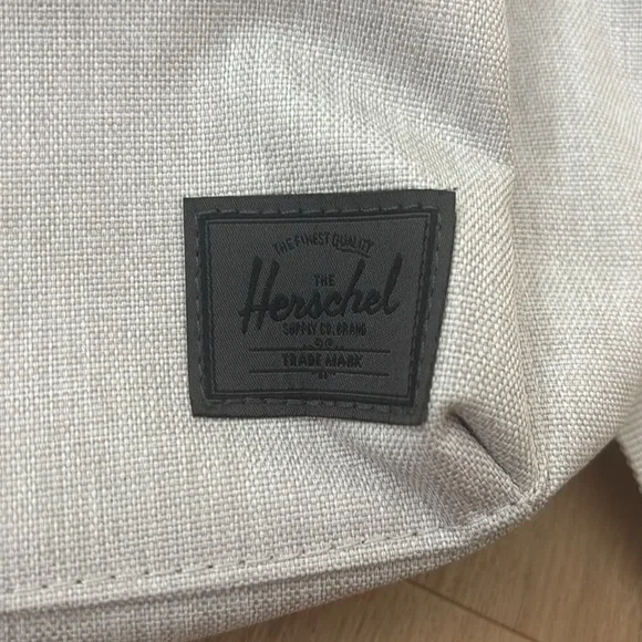 Herschel Supply Company Gray Waist Bag - Picture 2 of 3
